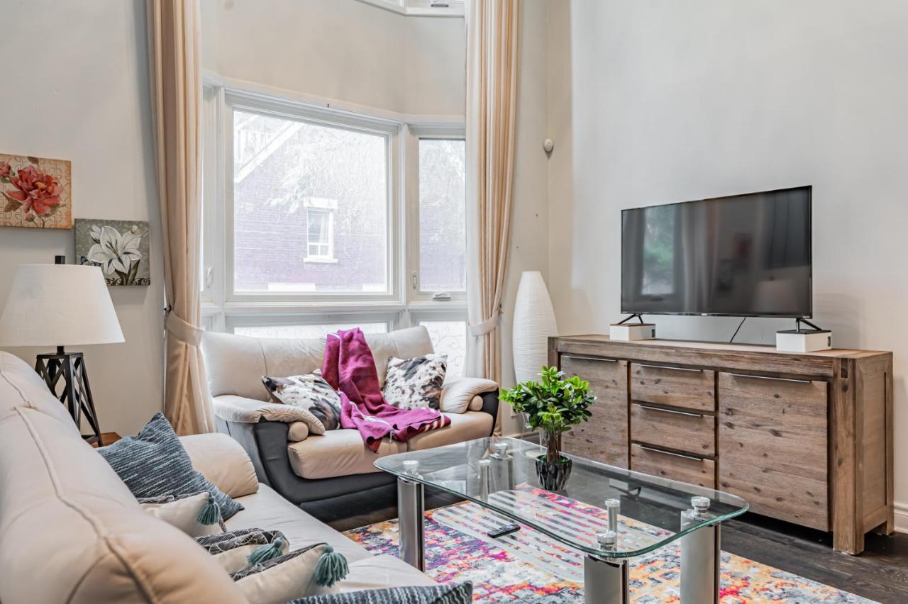 Beautiful Property In Downtown Core Close To Subway Station! Toronto Exterior photo