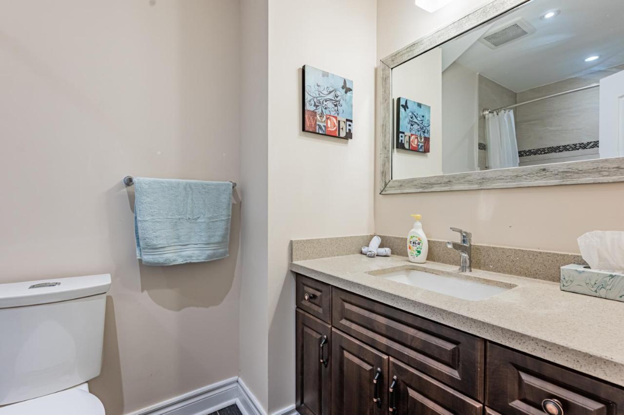 Beautiful Property In Downtown Core Close To Subway Station! Toronto Exterior photo
