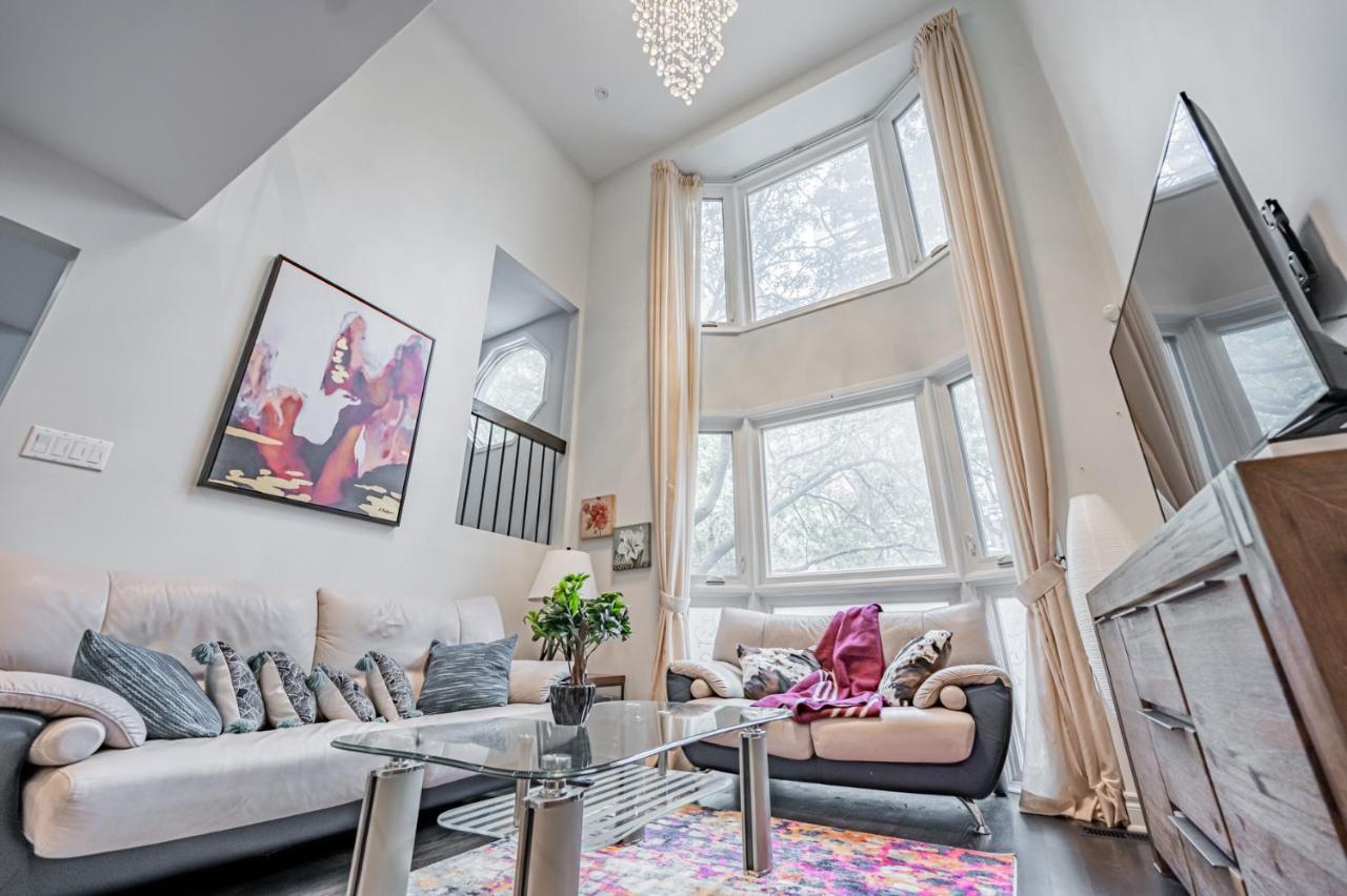 Beautiful Property In Downtown Core Close To Subway Station! Toronto Exterior photo