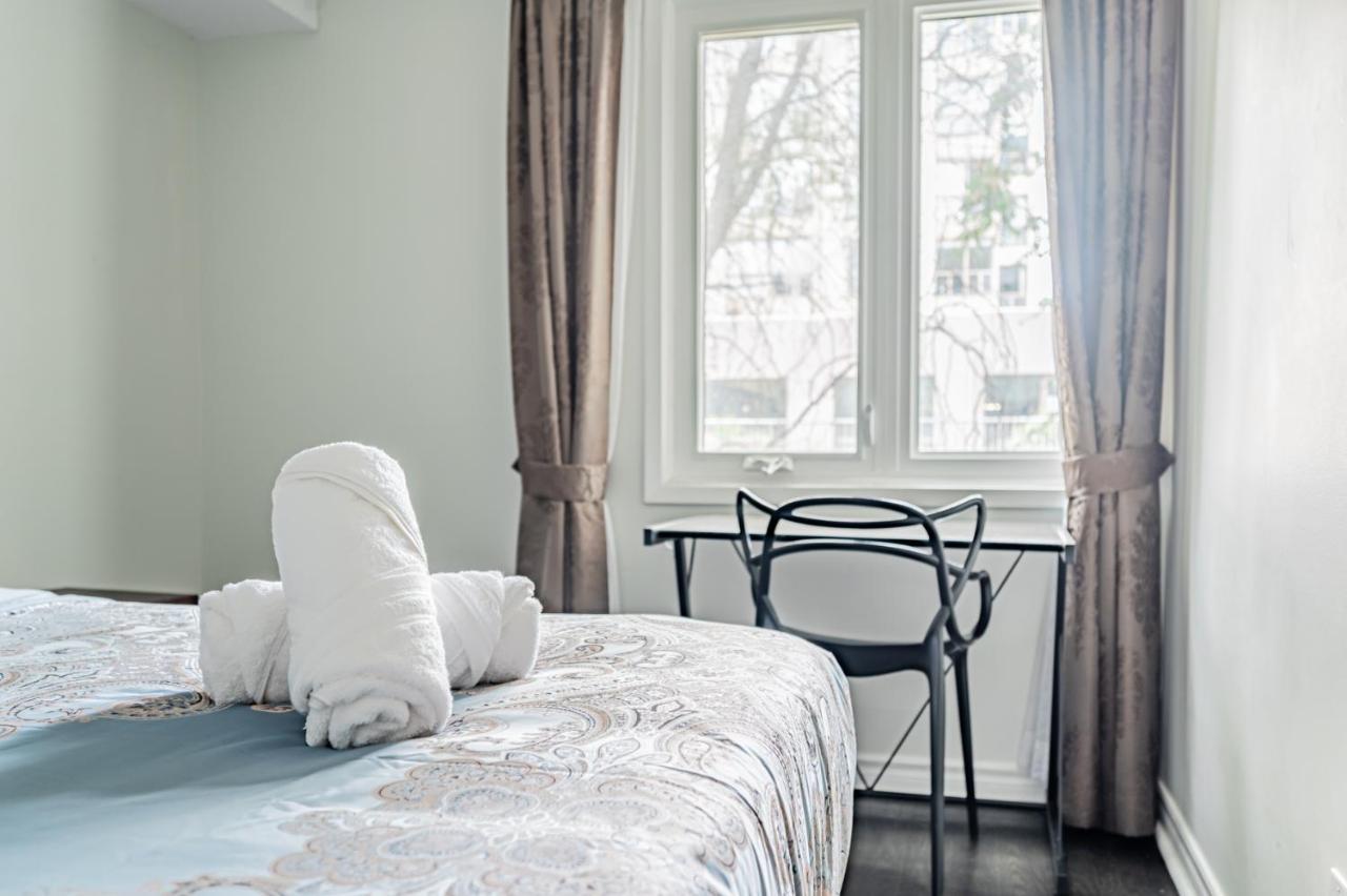 Beautiful Property In Downtown Core Close To Subway Station! Toronto Exterior photo
