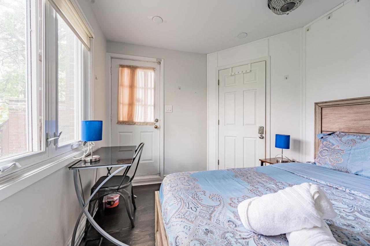 Beautiful Property In Downtown Core Close To Subway Station! Toronto Exterior photo
